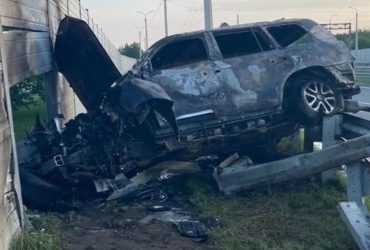 У Криму вибухнуло авто зі зрадником України, він отримав сильні опіки: з'явилося відео