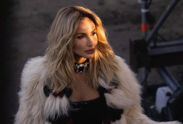 Кто тебе дал деньги?: Лобода публично унизила девушку с плакатом Харьков без Лободы