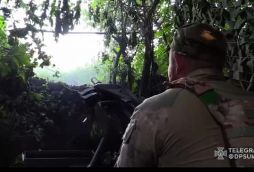 Прикордонники показали, як косять російську піхоту під Бахмутом (відео)