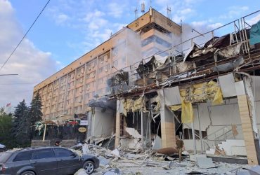 Окупанти вдарили по Краматорську: відомо про чотирьох загиблих і 42 поранених (фото, відео)