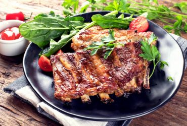 Просто тануть у роті: готуємо пікантні свинячі реберця в духовці