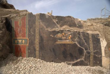 Археологи знайшли в Помпеях фреску, на якій зображений предок піци