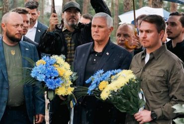 Кандидат у президенти США від республіканців Пенс несподівано приїхав до України (відео)