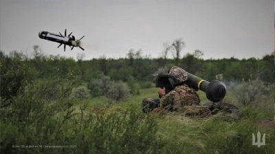 Ουκρανοί στρατιώτες καταστρέφουν τον εχθρό στο μέτωπο / φωτογραφία 93 OBRMP που πήρε το όνομά του  M. Ostrogradskyi/Γενικό Επιτελείο των Ενόπλων Δυνάμεων της Ουκρανίας