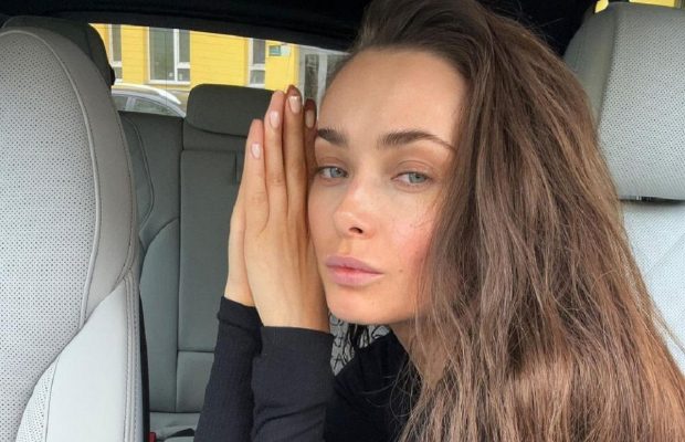 Ксенія Мішина в купальнику здивувала фанів: "Ідеал краси"