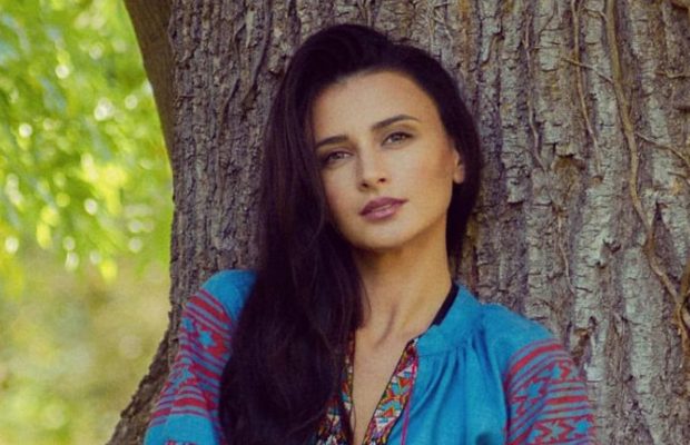 Відома співачка, чий чоловік воює на Херсонщині, показала наслідки підриву Каховської ГЕС