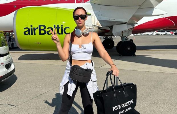 Американку не пускали в літак через занадто "гаряче" фото в паспорті (відео)