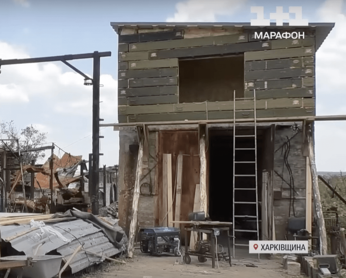 На Харківщині родина звела будинок з того, що залишили після себе росіяни (відео) На Харківщині родина звела будинок з того, що залишили після себе росіяни (відео)