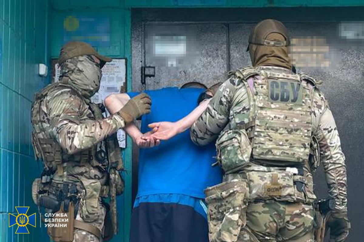 В Україні затримали зрадника, що працював на росіян / фото СБУ В Україні затримали зрадника, що працював на росіян / фото СБУ