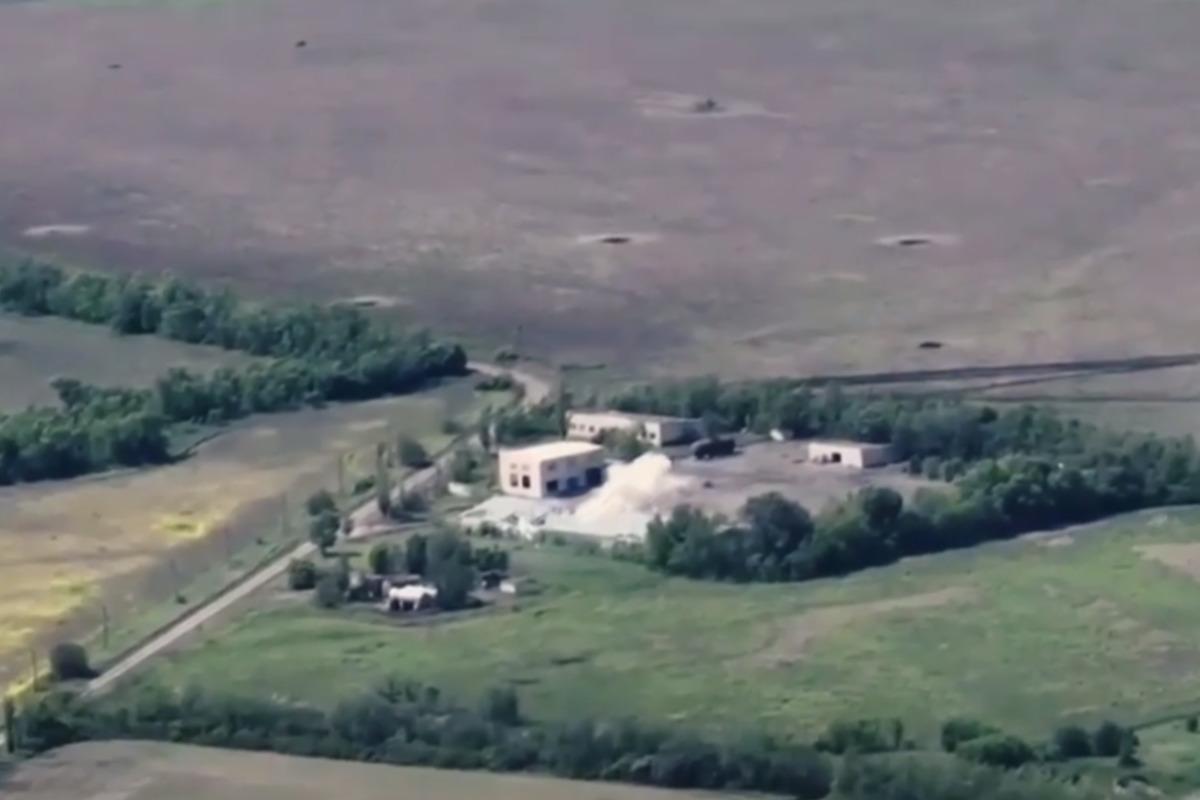 Українські воїни поцілили у скупчення росіян / скріншот