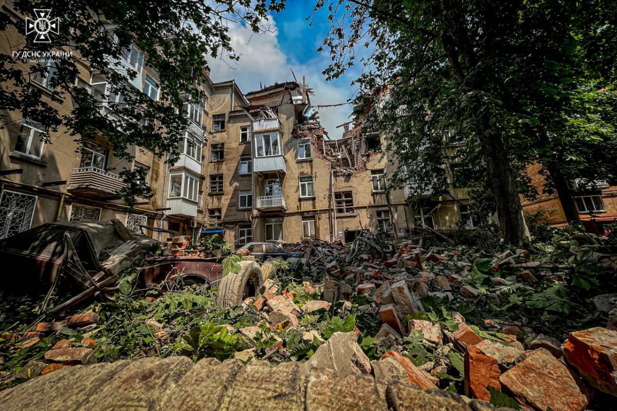 Город атаковали беспилотники / фото ГСЧС Город атаковали беспилотники / фото ГСЧС