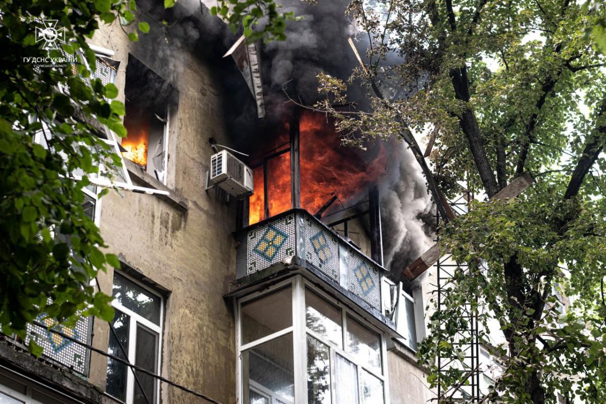 Повреждены админздание и две многоэтажки / фото ГСЧС Повреждены админздание и две многоэтажки / фото ГСЧС