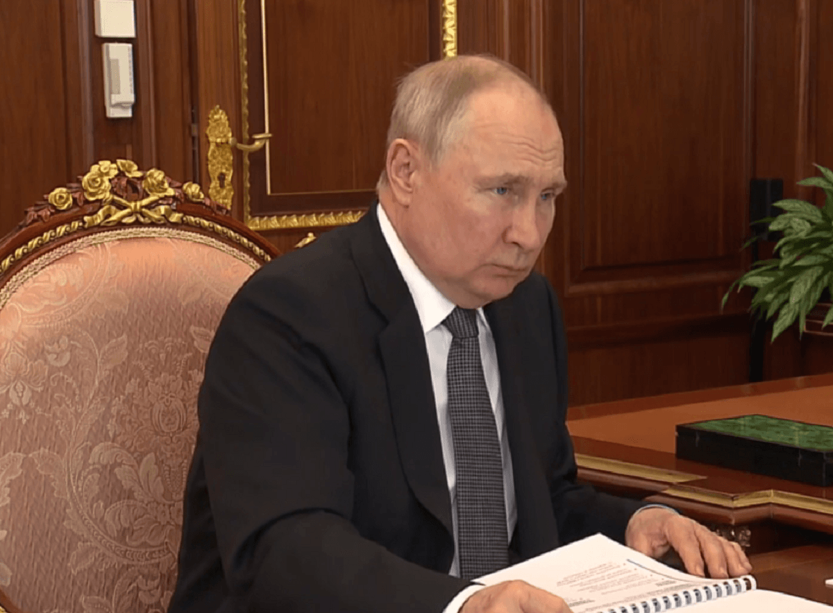 Путин проводит совещание по подрыву Крымского моста / скриншот Путин проводит совещание по подрыву Крымского моста / скриншот