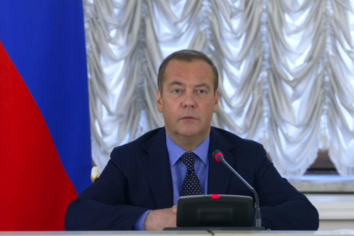 Медведєв заявив, що армія РФ набрала понад 185 тисяч контрактників з початку року / скріншот Медведєв заявив, що армія РФ набрала понад 185 тисяч контрактників з початку року / скріншот