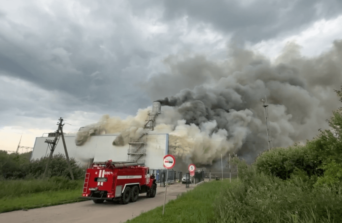 У Великому Новгороді пожежа на ТЕЦ / скріншот У Великому Новгороді пожежа на ТЕЦ / скріншот