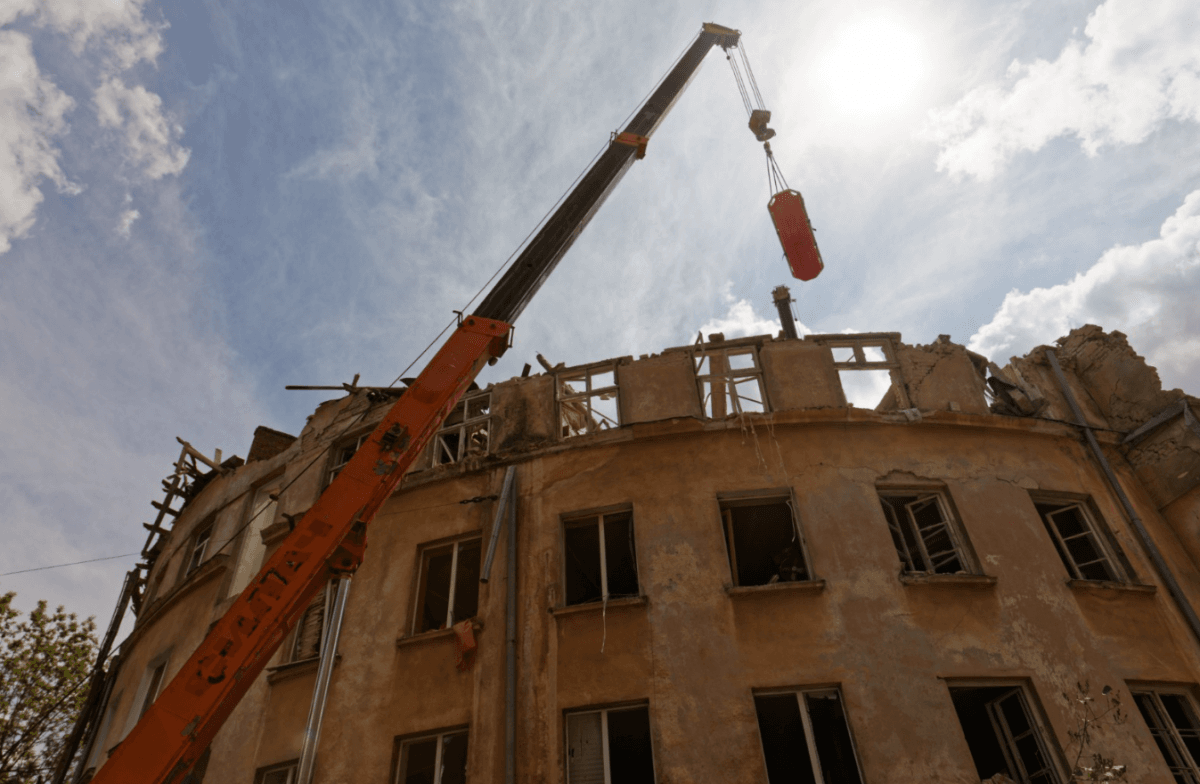 Рятувальники працюють на місці трагедії / фото ДСНС