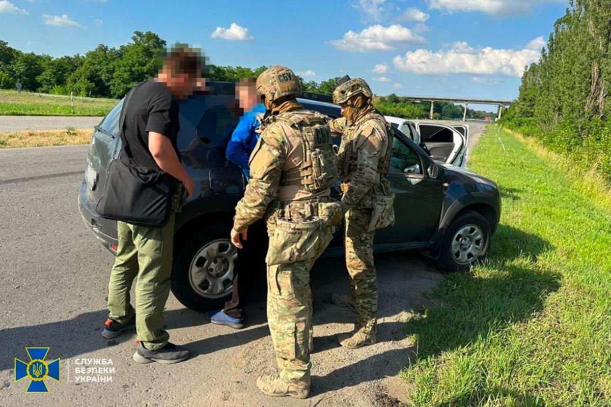 СБУ затримала "консерву" на Кіровоградщині / фото t.me/SBUkr СБУ затримала "консерву" на Кіровоградщині / фото t.me/SBUkr