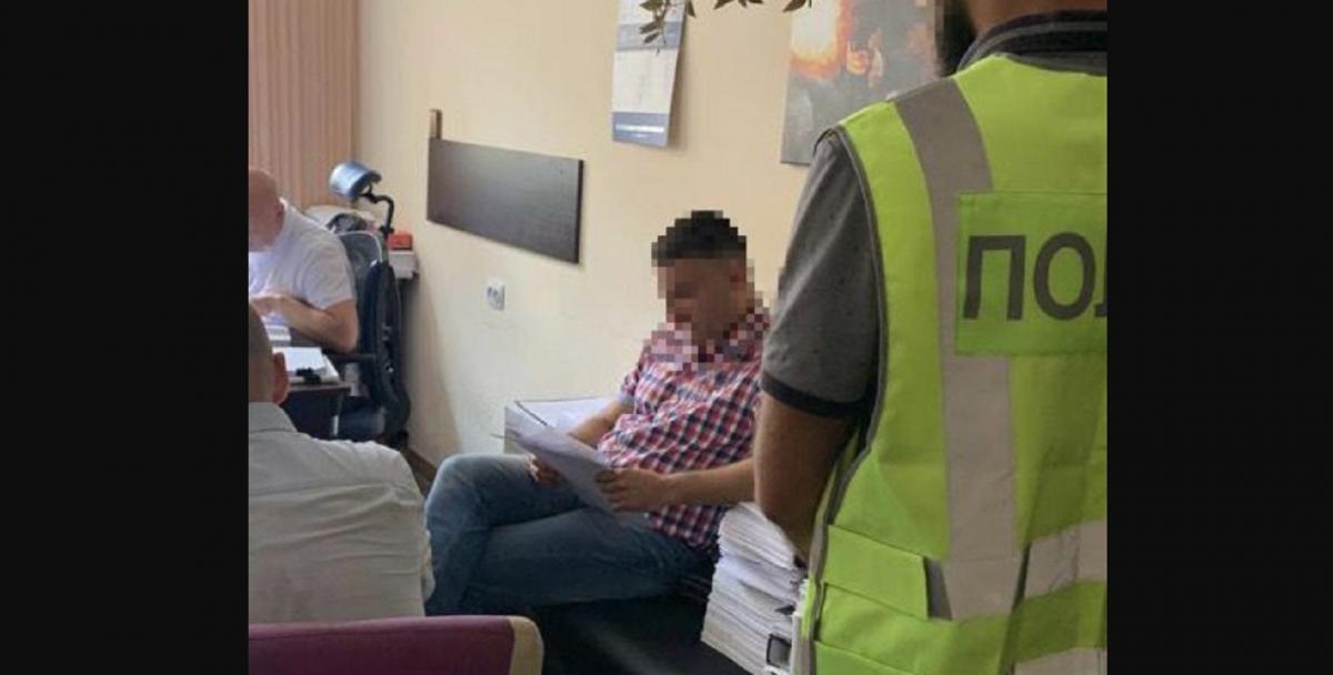 Только в Печерском районе столицы было закуплено и установлено более 2 тысяч некачественных ограничительных столбиков / t.me/kyiv_pro_office Только в Печерском районе столицы было закуплено и установлено более 2 тысяч некачественных ограничительных столбиков / t.me/kyiv_pro_office