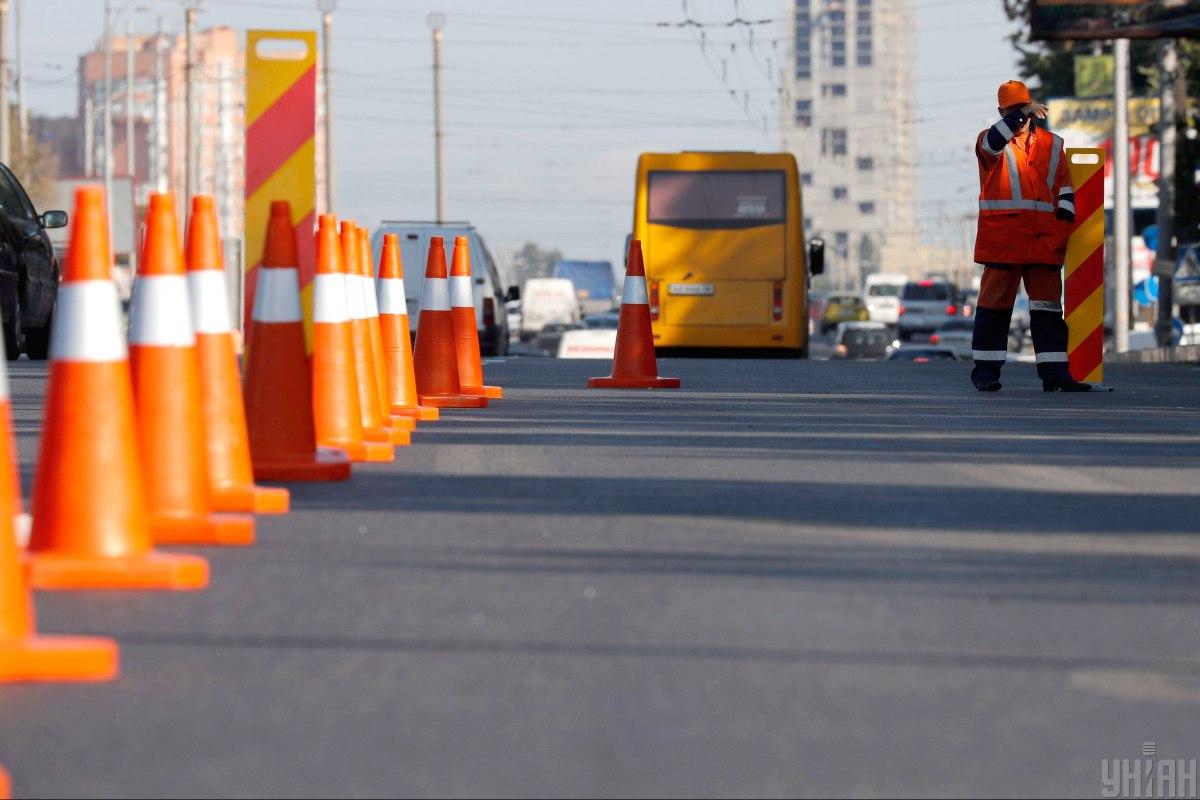 Власти Киева потратят на ремонт Кольцевой более 800 млн грн / фото УНИАН, Андрей Скакодуб Власти Киева потратят на ремонт Кольцевой более 800 млн грн / фото УНИАН, Андрей Скакодуб