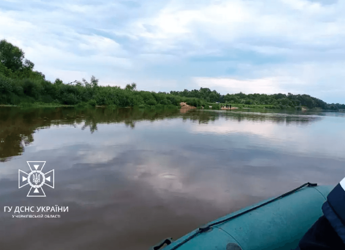 Трагедія сталася на річці Десна в Чернігівській області / фото cn.dsns.gov.ua Трагедія сталася на річці Десна в Чернігівській області / фото cn.dsns.gov.ua