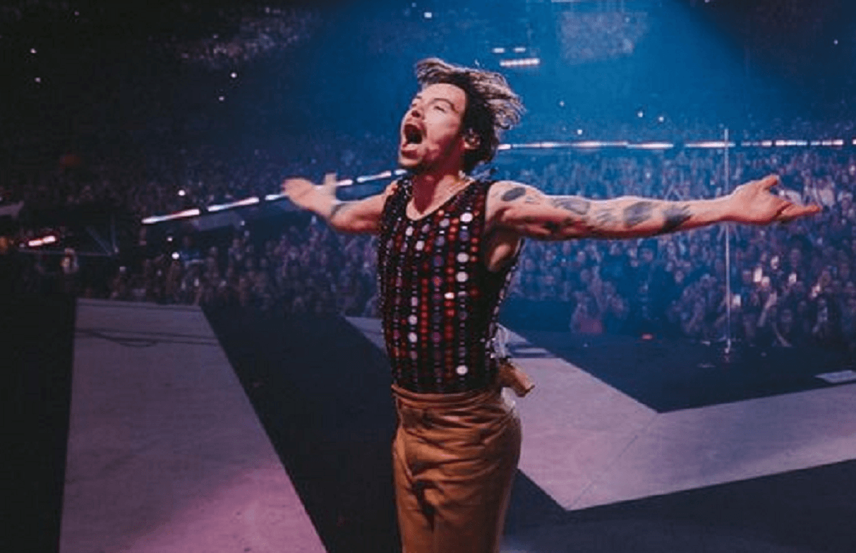 Гарри Стайлза напугал фанат / instagram.com/harrystyles Гарри Стайлза напугал фанат / instagram.com/harrystyles