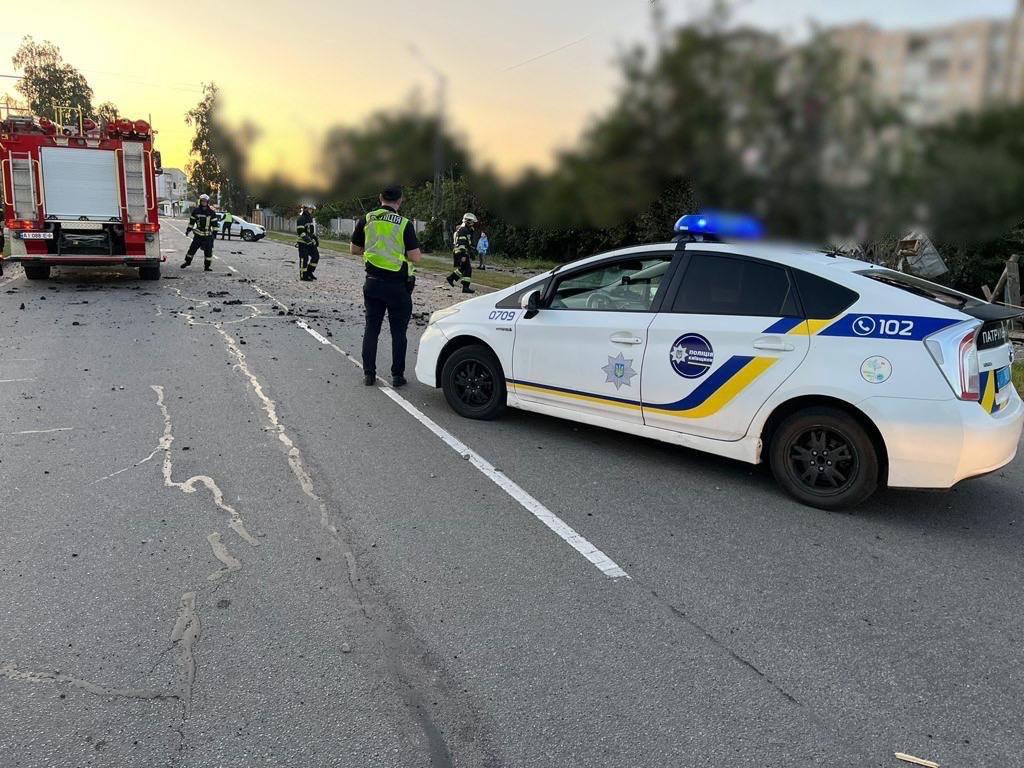 В Киевской области в результате атаки дронов повреждены хозпостройки / фото МВД В Киевской области в результате атаки дронов повреждены хозпостройки / фото МВД