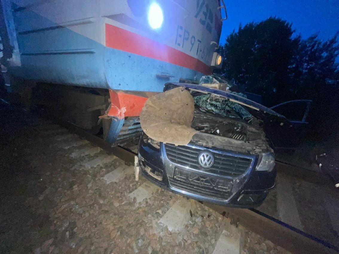 У ДТП загинули батьки та двоє дівчаток / фото поліції Чернігівської області У ДТП загинули батьки та двоє дівчаток / фото поліції Чернігівської області