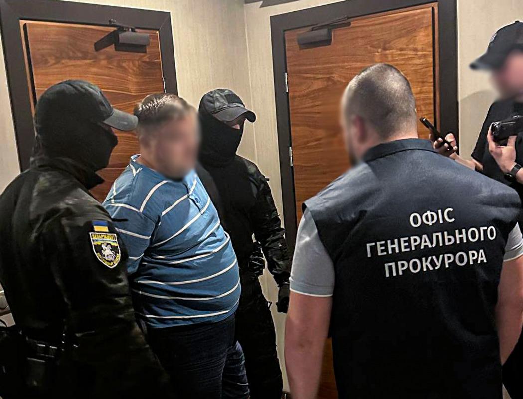До наркотрафіку також причетні цивільні особи та митники / фото Нацполіції До наркотрафіку також причетні цивільні особи та митники / фото Нацполіції