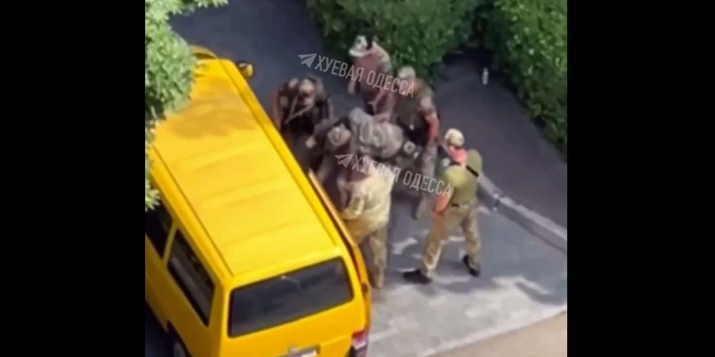 В Одесі військкоми перевищили повноваження / скриншот В Одесі військкоми перевищили повноваження / скриншот