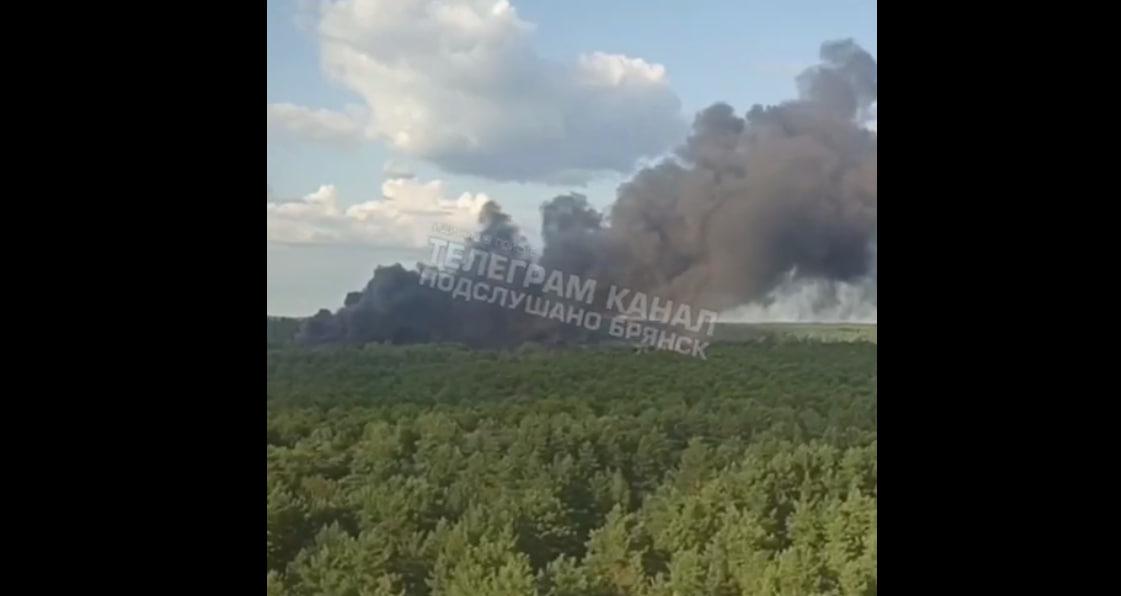 В Брянске горит военный госпиталь / скриншот В Брянске горит военный госпиталь / скриншот