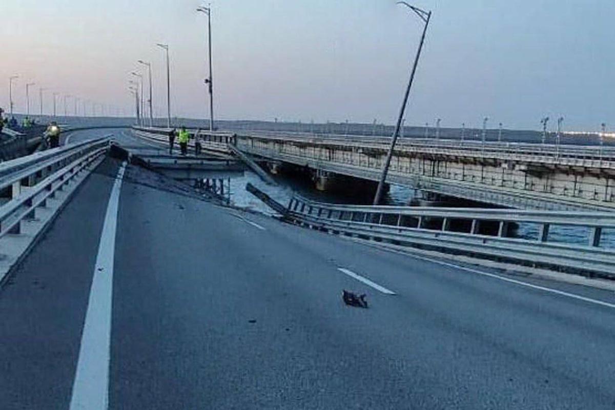 На Кримському мосту стався вибух / фото t.me/vanek_nikolaev На Кримському мосту стався вибух / фото t.me/vanek_nikolaev