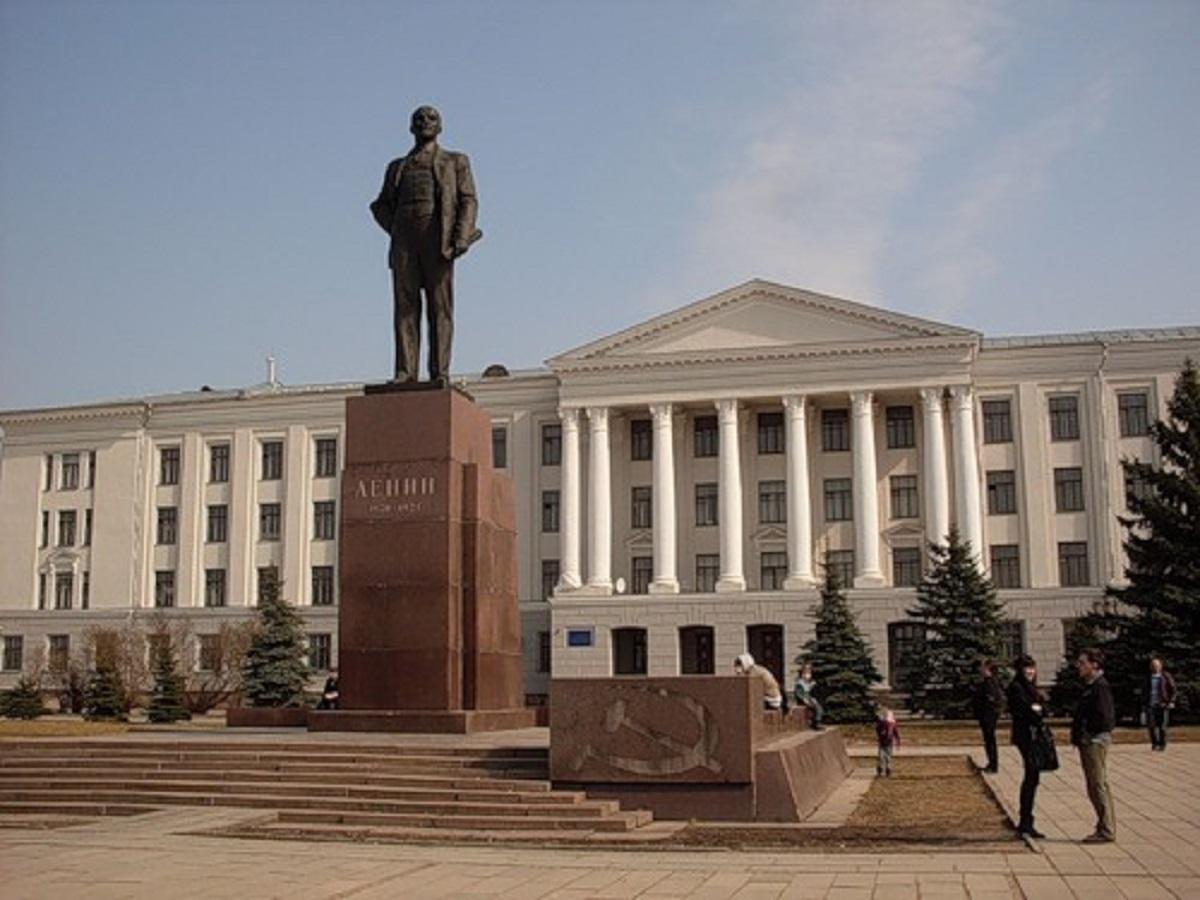 Тимчасове розмутніння: російський губернатор захотів позбутися пам'ятника Леніну / фото wikipedia.org