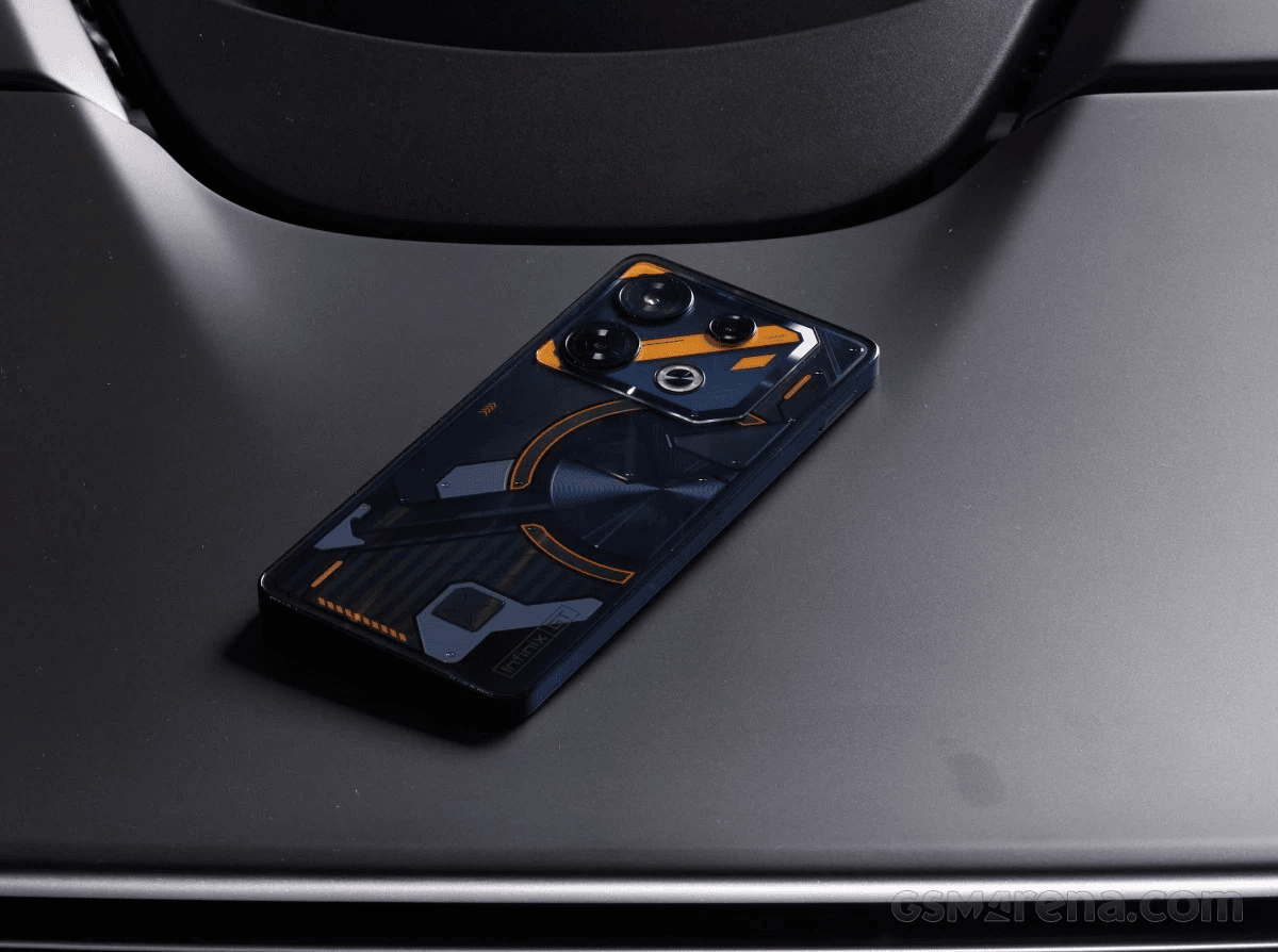 Дизайн Infinix GT 10 Pro натхненний Nothing Phone / фото GSMArena Дизайн Infinix GT 10 Pro натхненний Nothing Phone / фото GSMArena