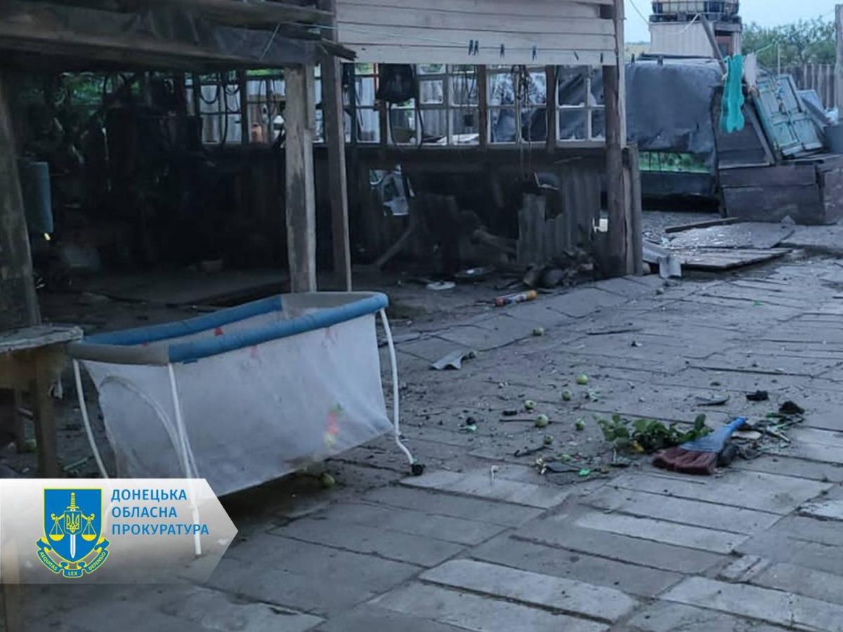 Оккупанты ударили по селу в Донецкой области / фото Донецкая областная прокуратура Оккупанты ударили по селу в Донецкой области / фото Донецкая областная прокуратура