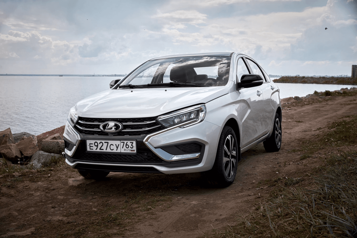 Две трети российских новых Lada оказались непригодными к продаже Две трети российских новых Lada оказались непригодными к продаже