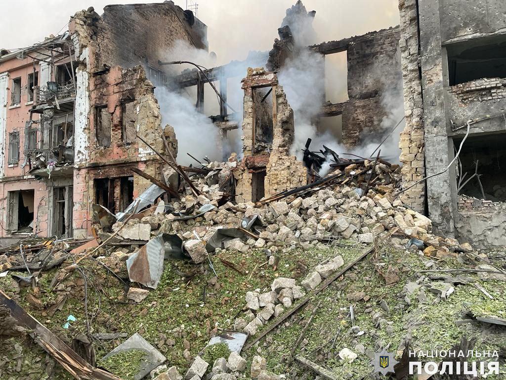 Окупанти вдарили по Миколаєву / фото Нацполіція Окупанти вдарили по Миколаєву / фото Нацполіція