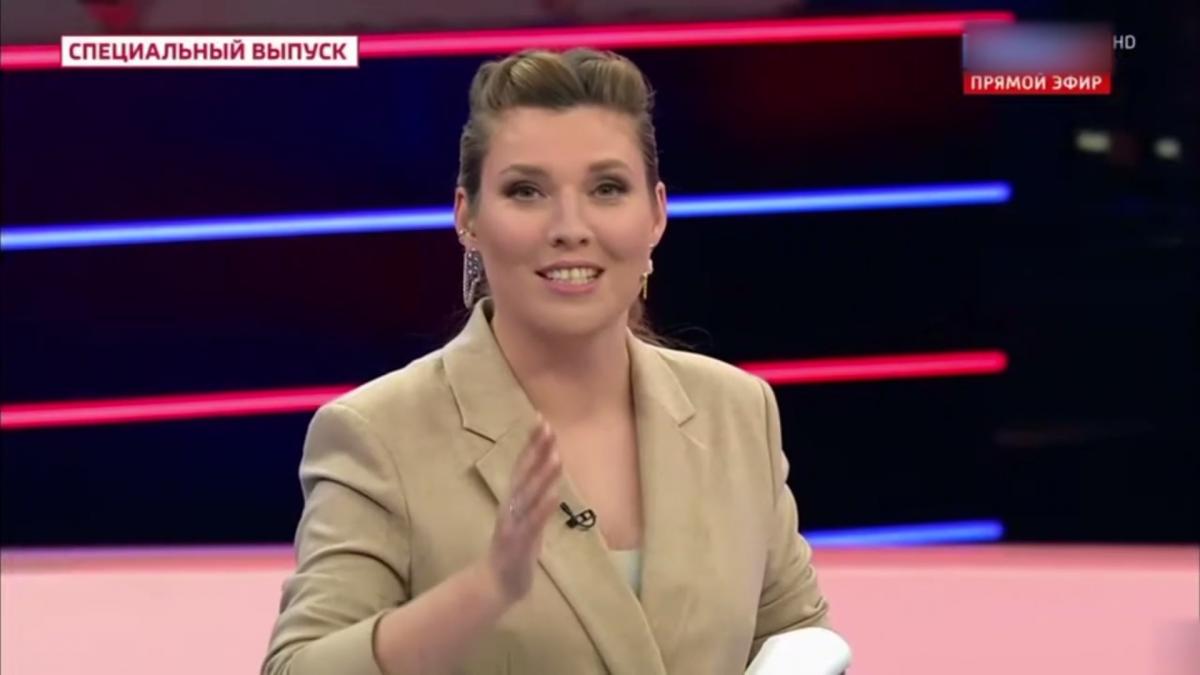 Скабєєва на це відреагувала смішком і зупинила "колегу" / скріншот Скабєєва на це відреагувала смішком і зупинила "колегу" / скріншот