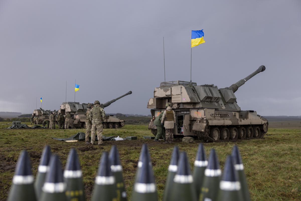 В НАТО визнали, що поставки в Україну вичерпали їхні власні запаси зброї / фото twitter/Минобороны Британии