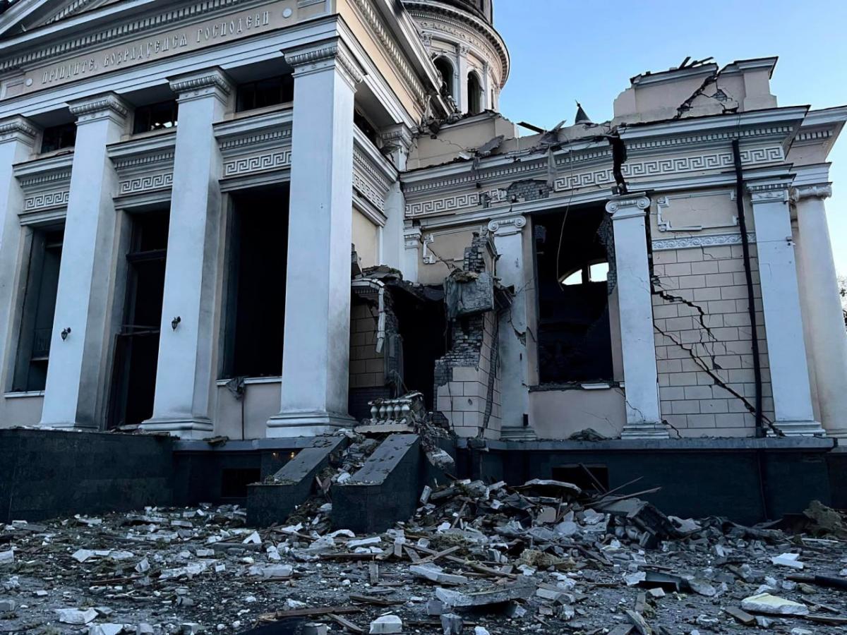Росія запустила ракети по Одесі / фото facebook.com/Odesskaja.eparhija Росія запустила ракети по Одесі / фото facebook.com/Odesskaja.eparhija
