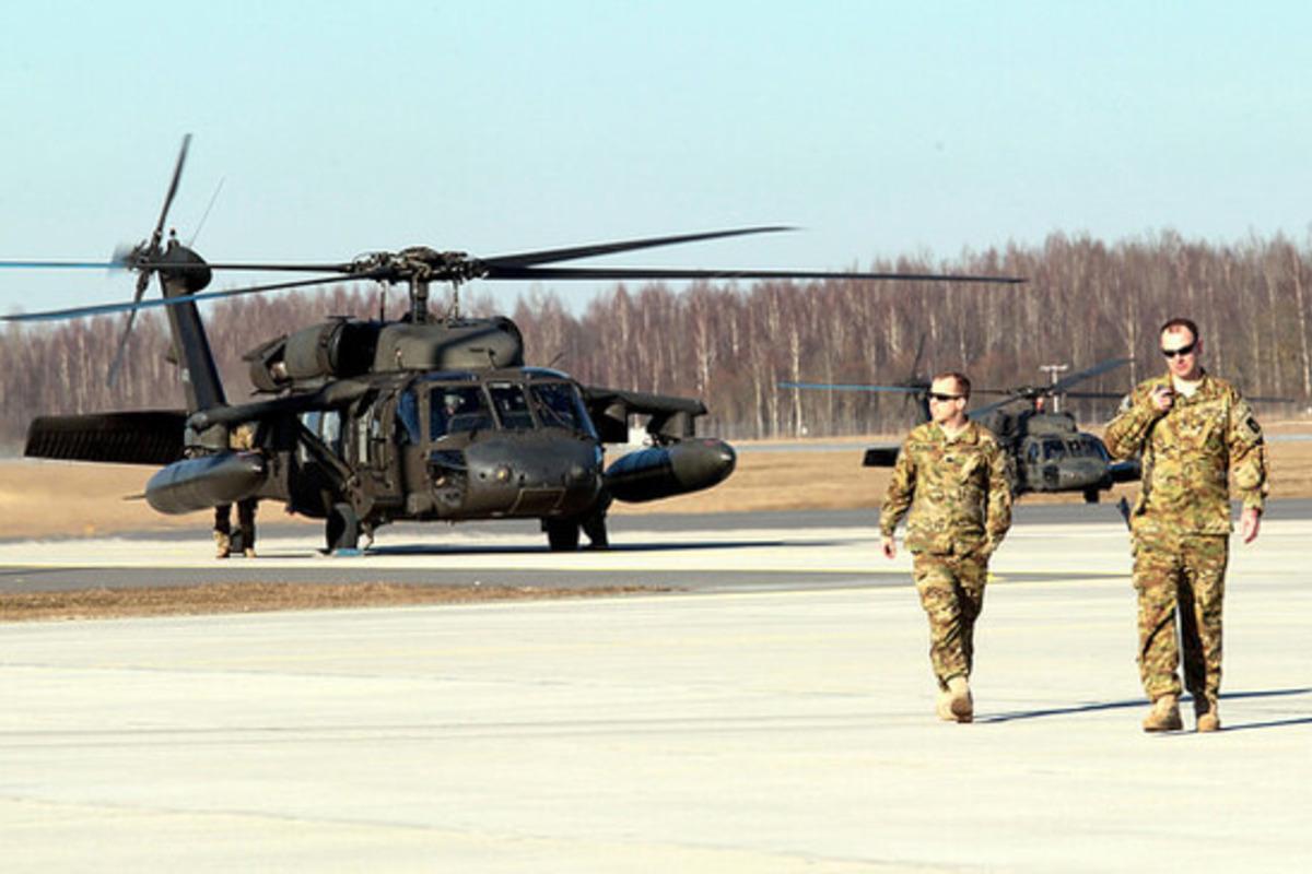 Польща хоче замовити 20 гвинтокрилів S-70 Black Hawk / фото Міноборони США Польща хоче замовити 20 гвинтокрилів S-70 Black Hawk / фото Міноборони США