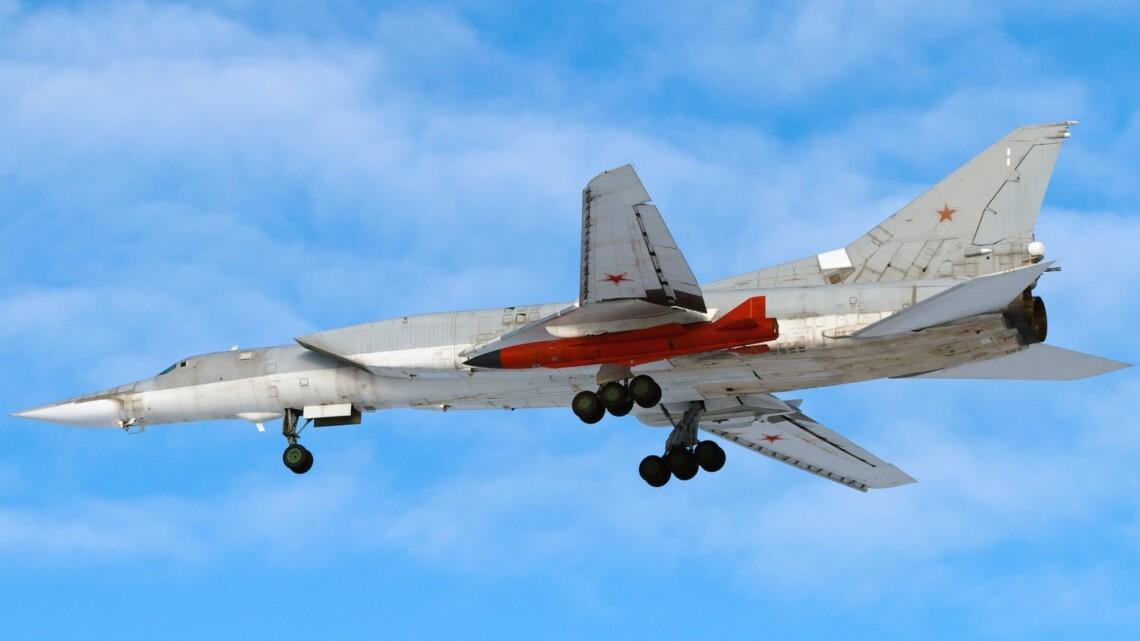 Российская ракета Х-32 это модернизированная версия ракеты Х-22 / фото пропаганда Кремля Российская ракета Х-32 это модернизированная версия ракеты Х-22 / фото пропаганда Кремля