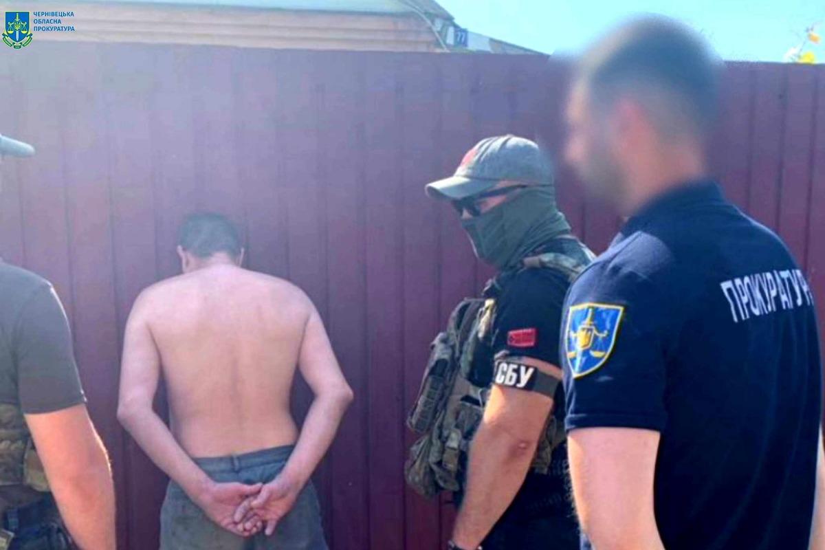 СБУ разоблачила агентурную сеть ФСБ в Херсоне и задержала резидента спецслужбы / фото пресс-службы Черновицкой областной прокуратуры СБУ разоблачила агентурную сеть ФСБ в Херсоне и задержала резидента спецслужбы / фото пресс-службы Черновицкой областной прокуратуры