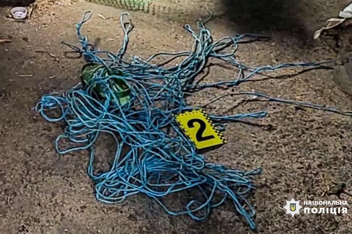 На Одещині госпіталізовано 7-річного хлопчика з важкими опіками після "виховання" сестри / фото прес-служби Нацполіції Одеської області На Одещині госпіталізовано 7-річного хлопчика з важкими опіками після "виховання" сестри / фото прес-служби Нацполіції Одеської області