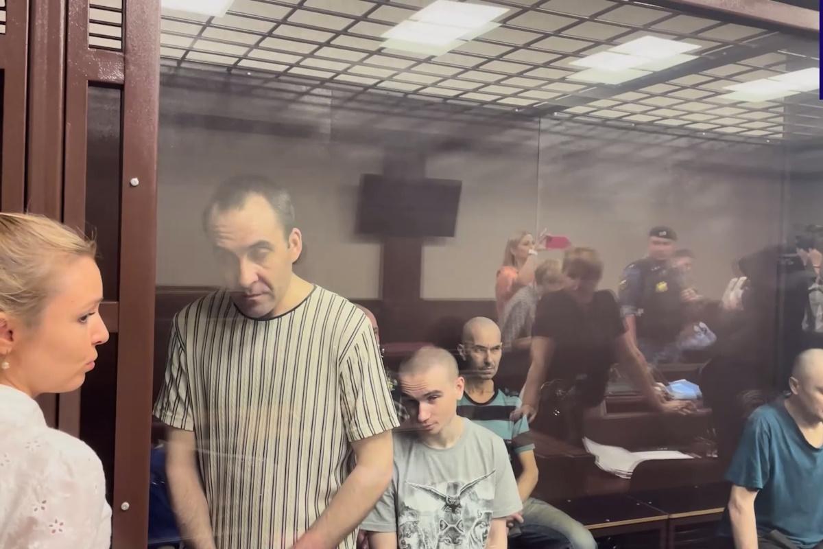 У РФ судять полонених айдарівців / скріншот У РФ судять полонених айдарівців / скріншот
