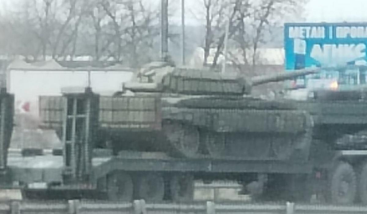Експерт висміяв російський танк-монстр / фото t.me/zloyodessit Експерт висміяв російський танк-монстр / фото t.me/zloyodessit