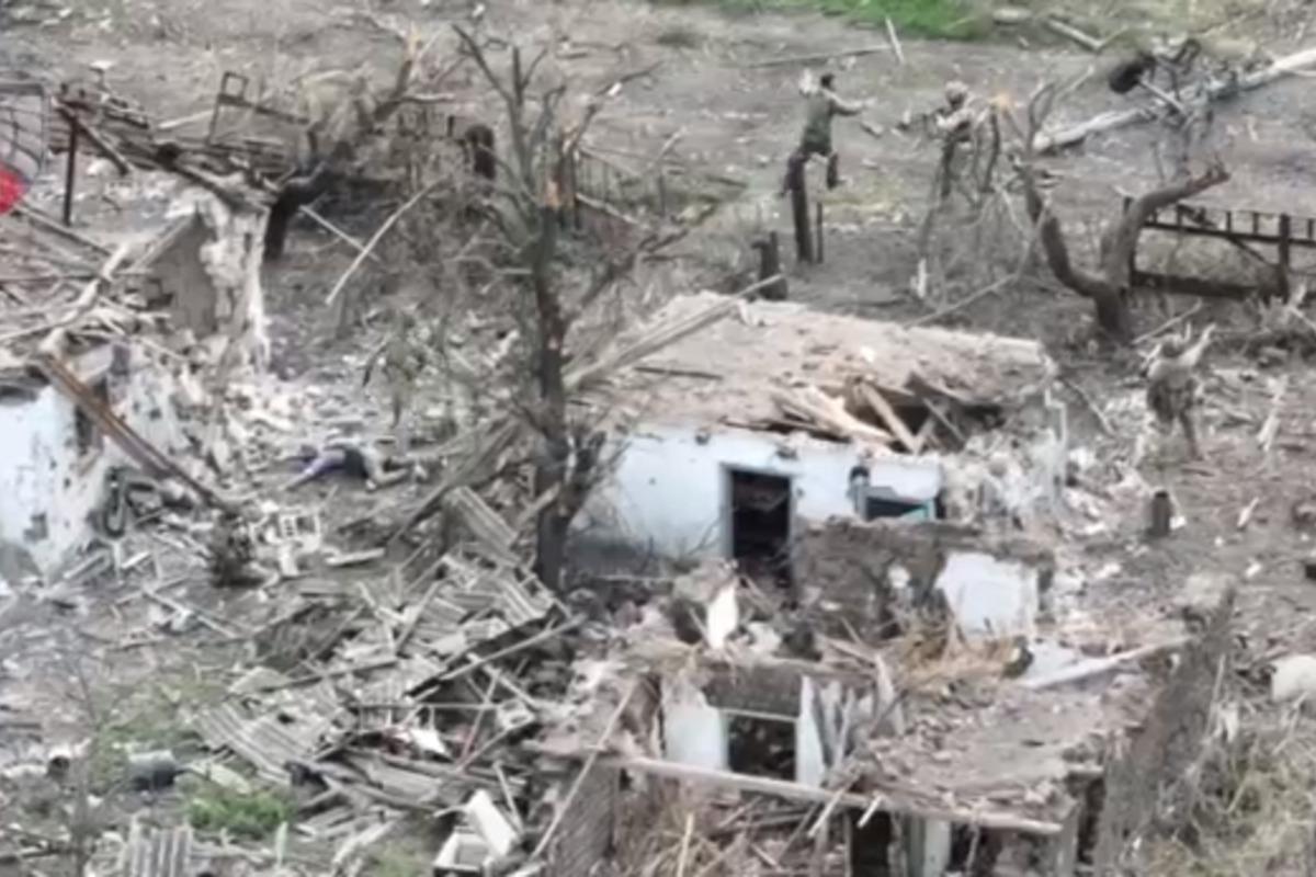 У Старомайорському у полон взяли російських десантників / скріншот У Старомайорському у полон взяли російських десантників / скріншот