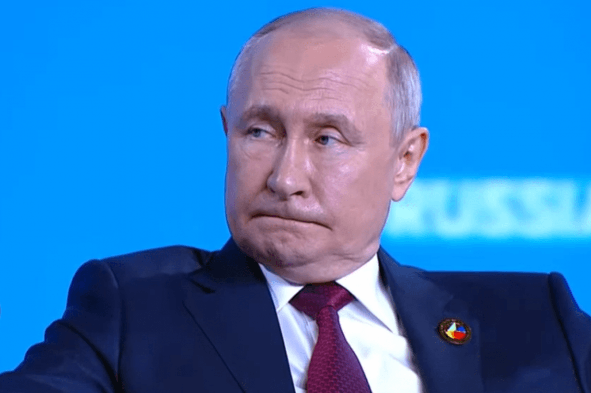 Путин тайно ездит в Крым на дачу / Скриншот