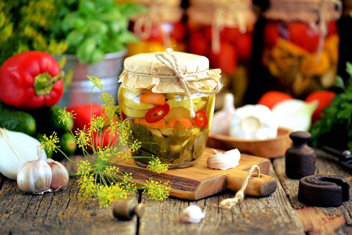 Як приготувати мариновані кабачки - рецепти / depositphotos.com