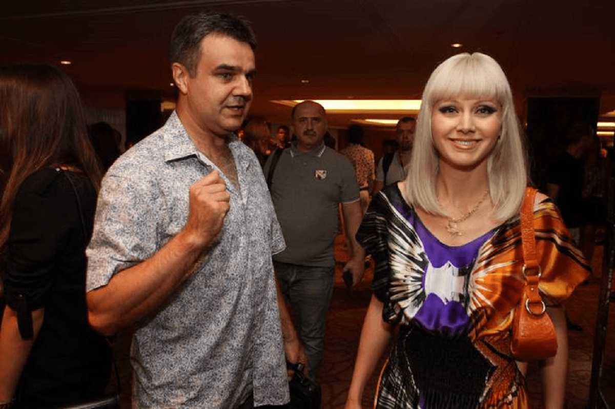 Муж известной российской певицы выпрыгнул из окна и разбился насмерть Муж известной российской певицы выпрыгнул из окна и разбился насмерть