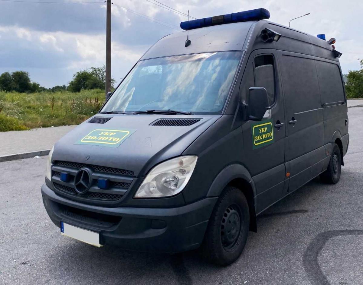 11 автомобілів для Сил Оборони від 'Укрзолото' 11 автомобілів для Сил Оборони від 'Укрзолото'